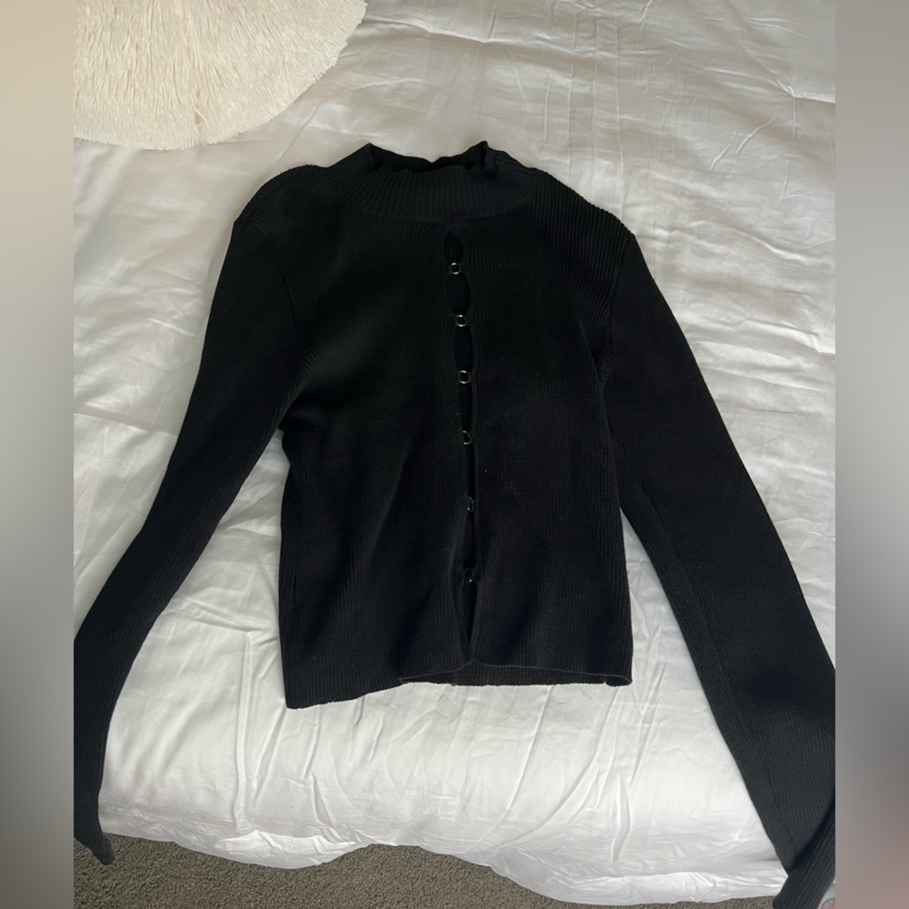 Kendall & Kylie brand Long sleep middle cut shirt! Worn once! Size large